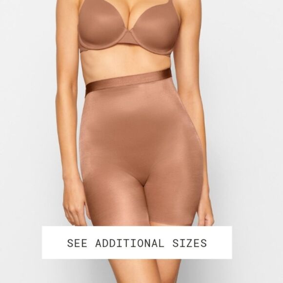 Skims Simply Bare Low Back Short in color Bronze. Size 4X NWT - Picture 1 of 6